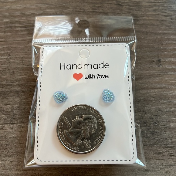 Sparkly seashell earrings - Picture 4 of 4